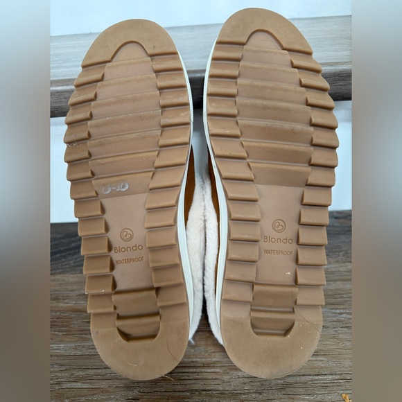 BLONDO Suri Tan WATERPROOF Faux Suede Slip On Shoe - Size 8 - Picture 3 of 13